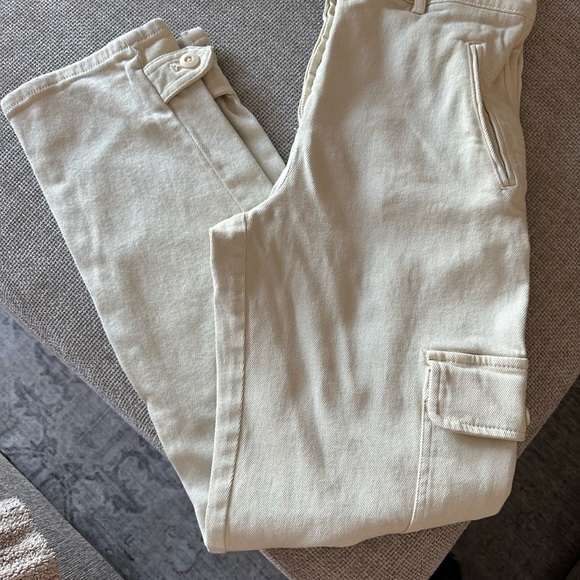 Aritzia Cream Cargo Pants - Picture 3 of 4